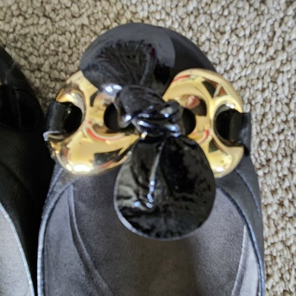 Stuart Weitzman softest leather gold bow/patent leather bow ballet flat shoes 5 - Picture 8 of 13